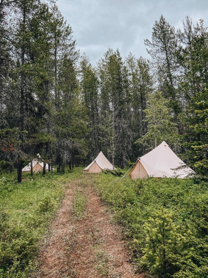 Wander Camp Glacier Hotel Coram Buitenkant foto